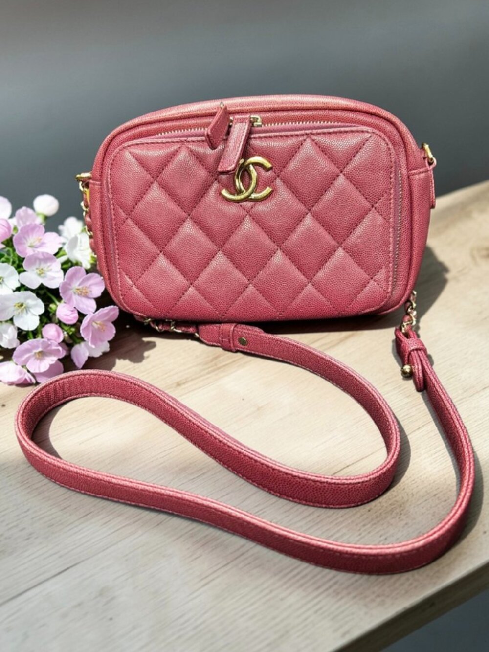 AUTHENTIC preloved Chanel caviar leather camera bag